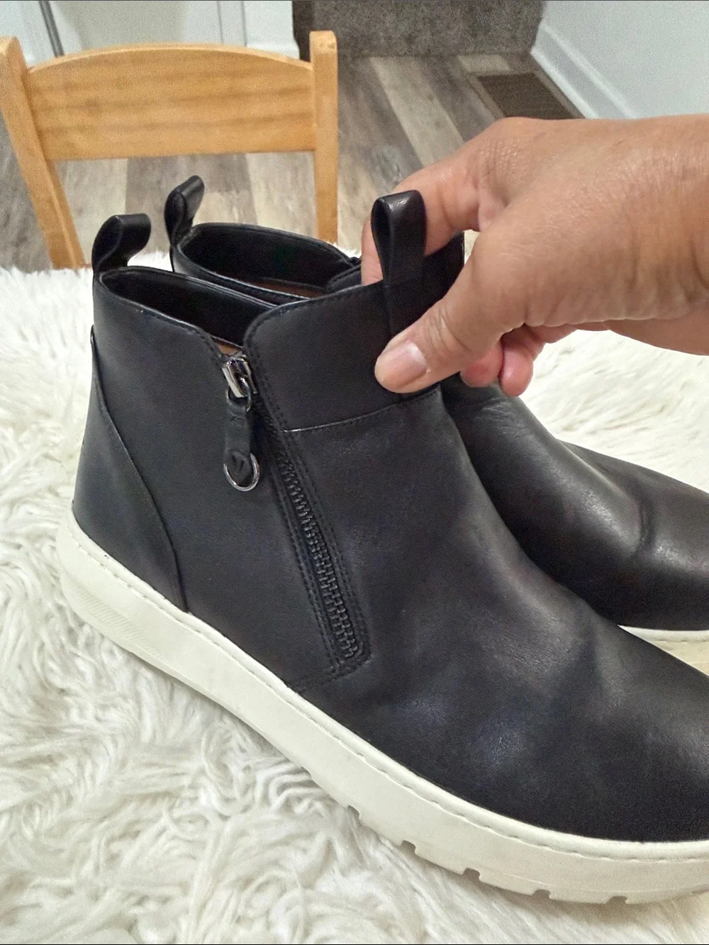 Vionic Black Leather Ankle Booties with White Platform Sole Size 9.5